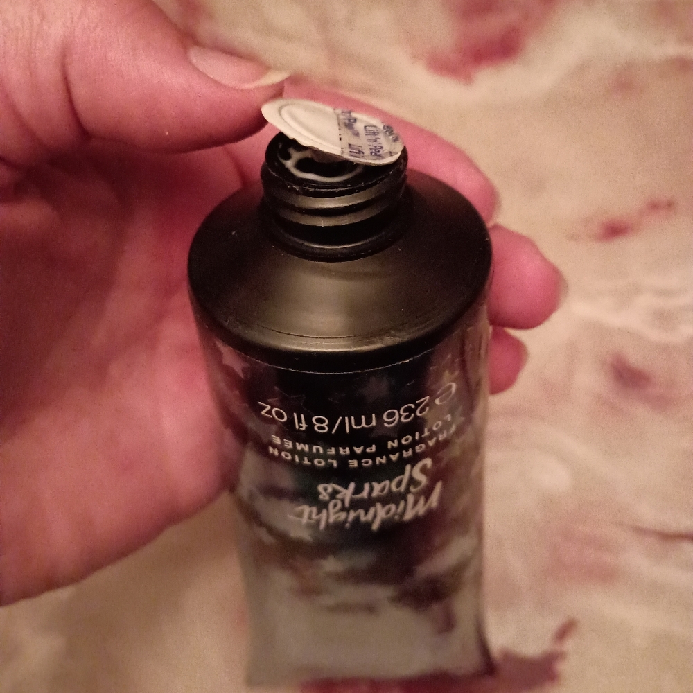 NEW Victoria’s Secret Midnight Sparks Fragrance Lotion 8 fl oz/ 236 ml - Picture 5 of 7